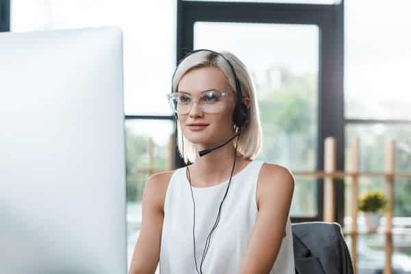 woman working in call center